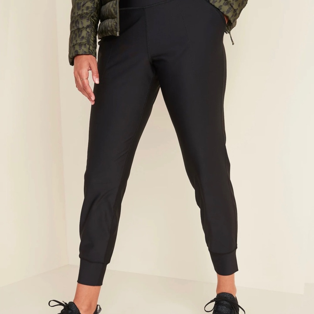 🔥 Price drop!🔥 Old Navy PowerSoft Joggers
